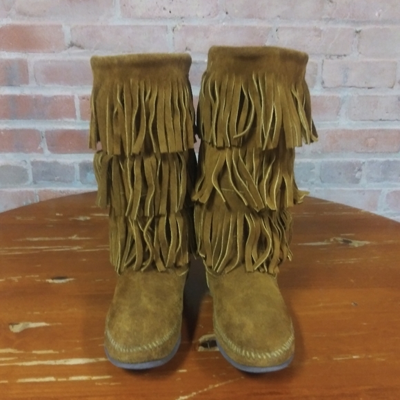 Minnetonka | 3-Layer Fringe Moccasins - Picture 2 of 8